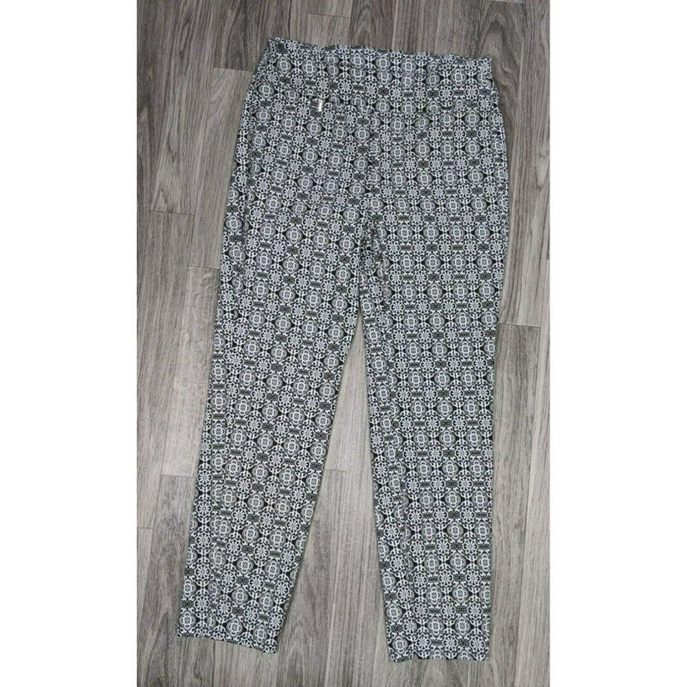 (3/$35) Tahari Size Small Black White Geometric Pattern Pull On‎ Cropped Pants